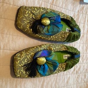Women’s decorative slippers